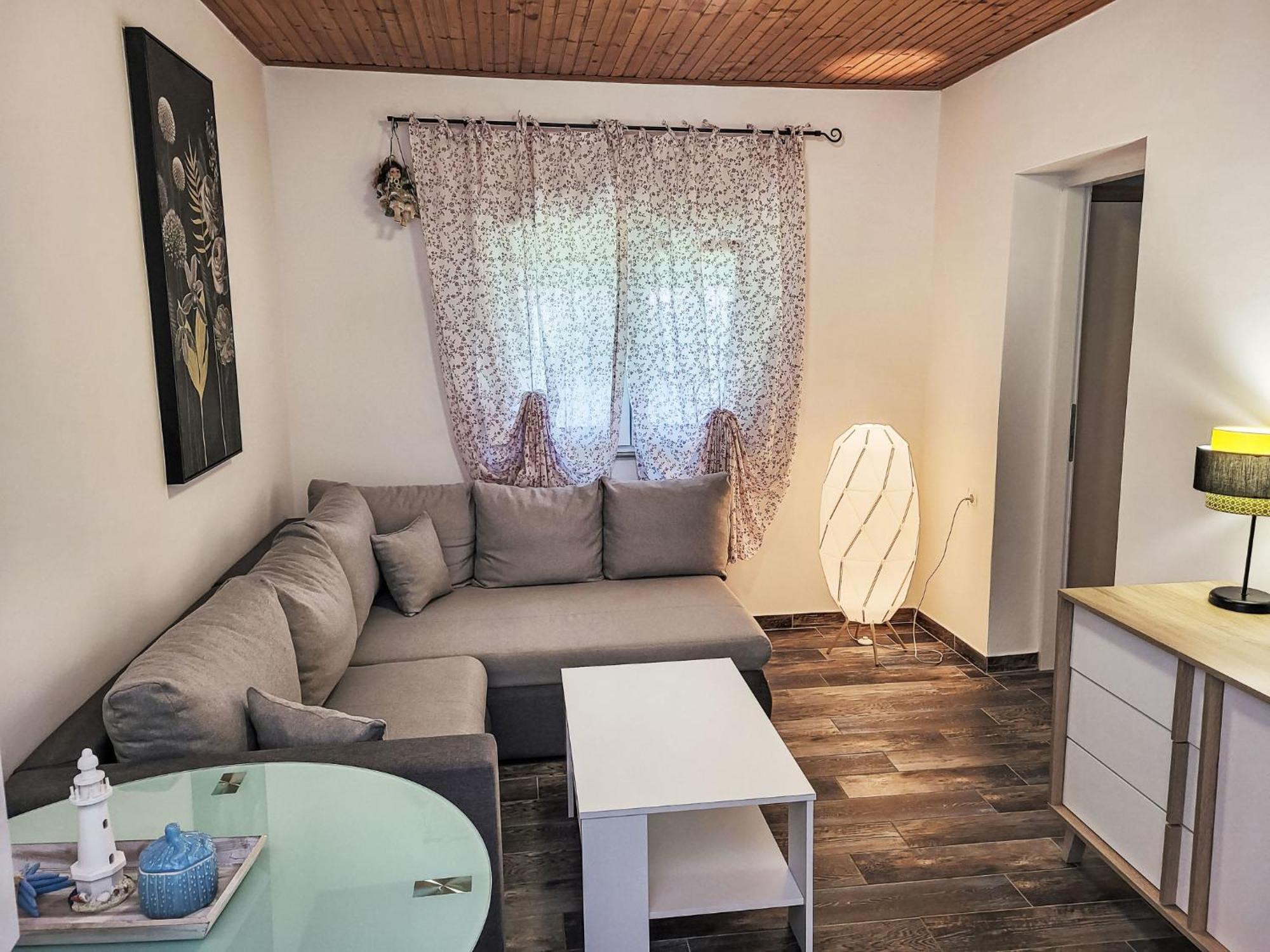 Holiday Home Matea By Interhome Nin Eksteriør bilde